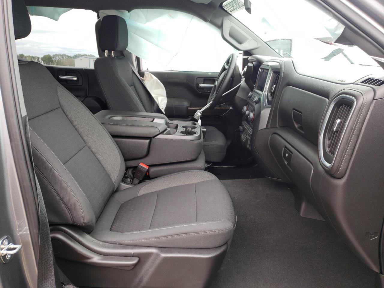 Photo 5 from auction – 2022 CHEVROLET UK with VIN 3GCUYDED2NG108734