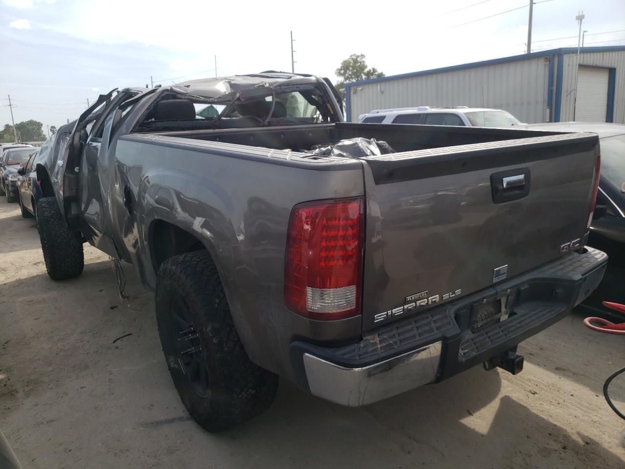 Photo 3 from auction – 2011 GMC SIERRA C15 with VIN 1GTR1VE09BZ325870
