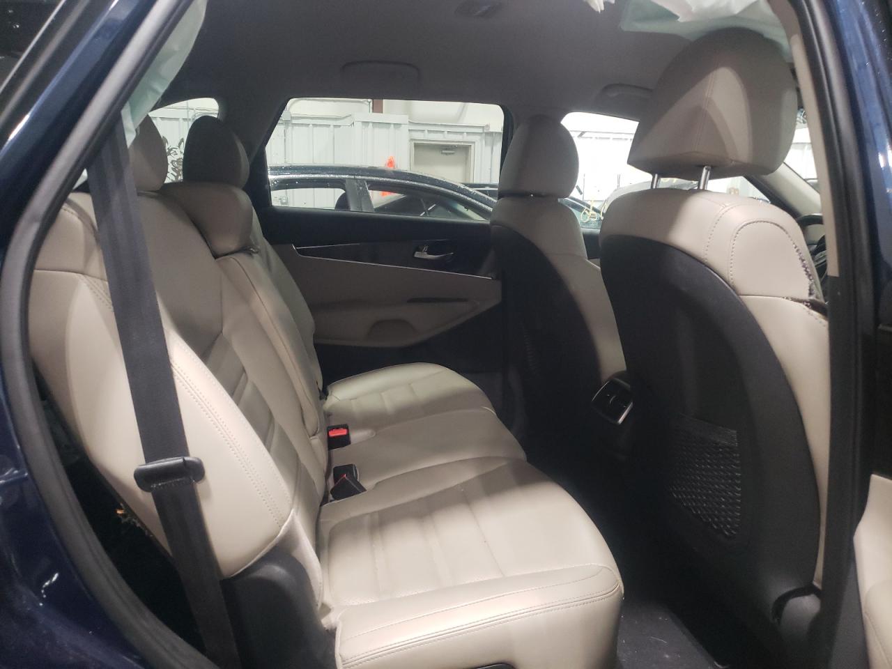 Photo 6 from auction – 2019 KIA SORENTO EX with VIN 5XYPHDA50KG471412