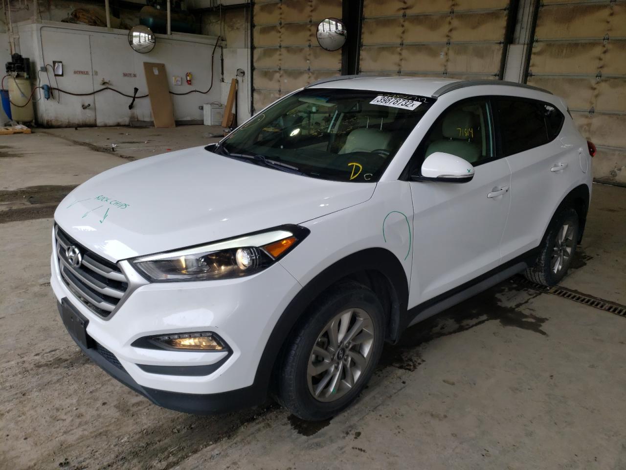 Photo 2 from auction – 2017 HYUNDAI TUCSON LIM with VIN KM8J3CA40HU367365