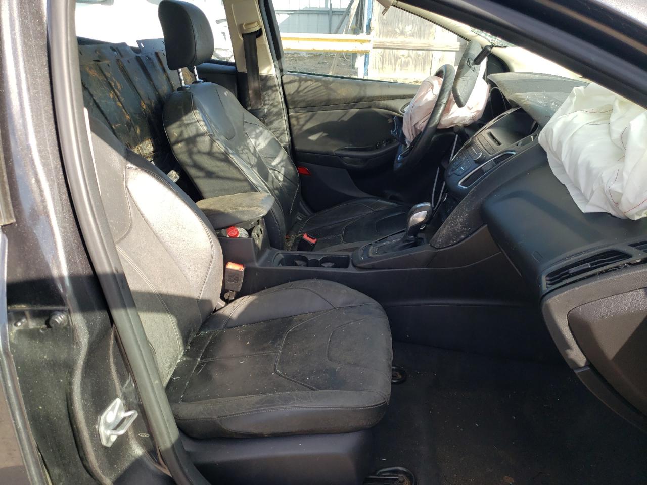 Photo 5 from auction – 2015 FORD FOCUS SE with VIN 1FADP3F29FL345502