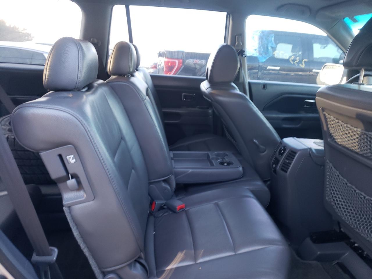 Photo 6 from auction – 2006 HONDA PILOT EX with VIN 5FNYF28526B005126