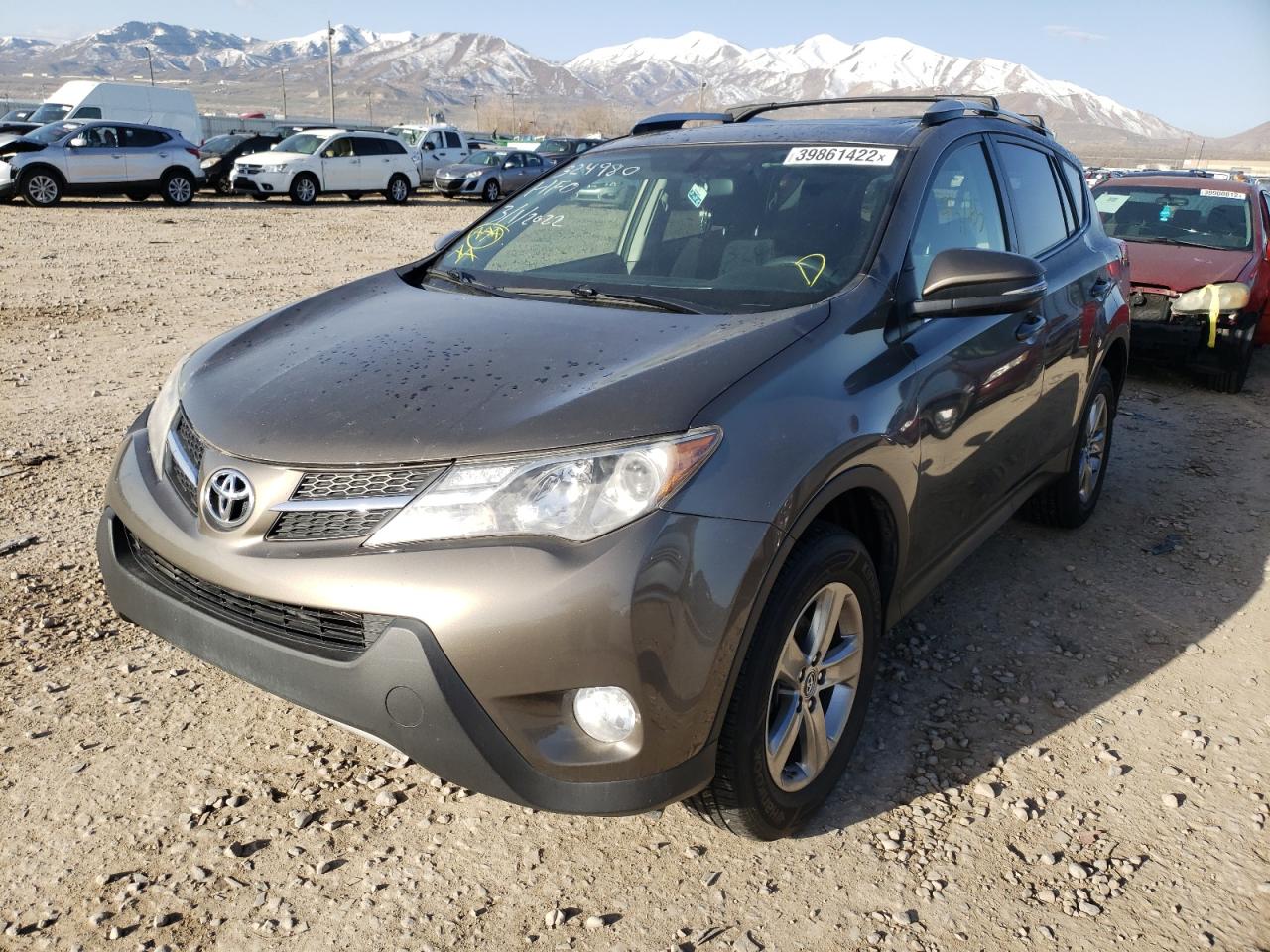 Photo 2 from auction – 2015 TOYOTA RAV4 XLE with VIN JTMRFREV3FD171387