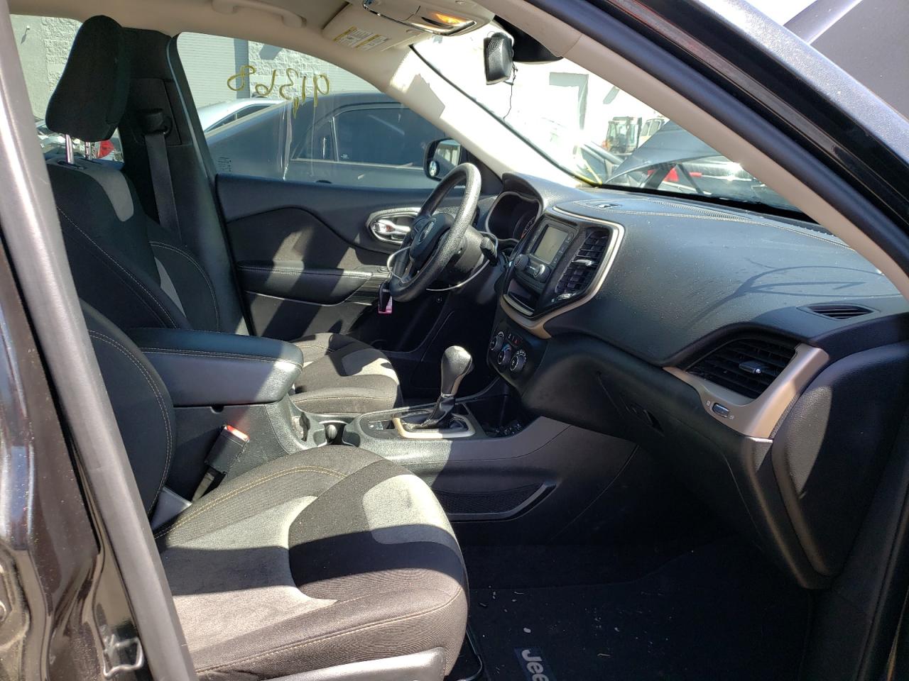 Photo 5 from auction – 2015 JEEP CHEROKEE S with VIN 1C4PJLAB7FW793333