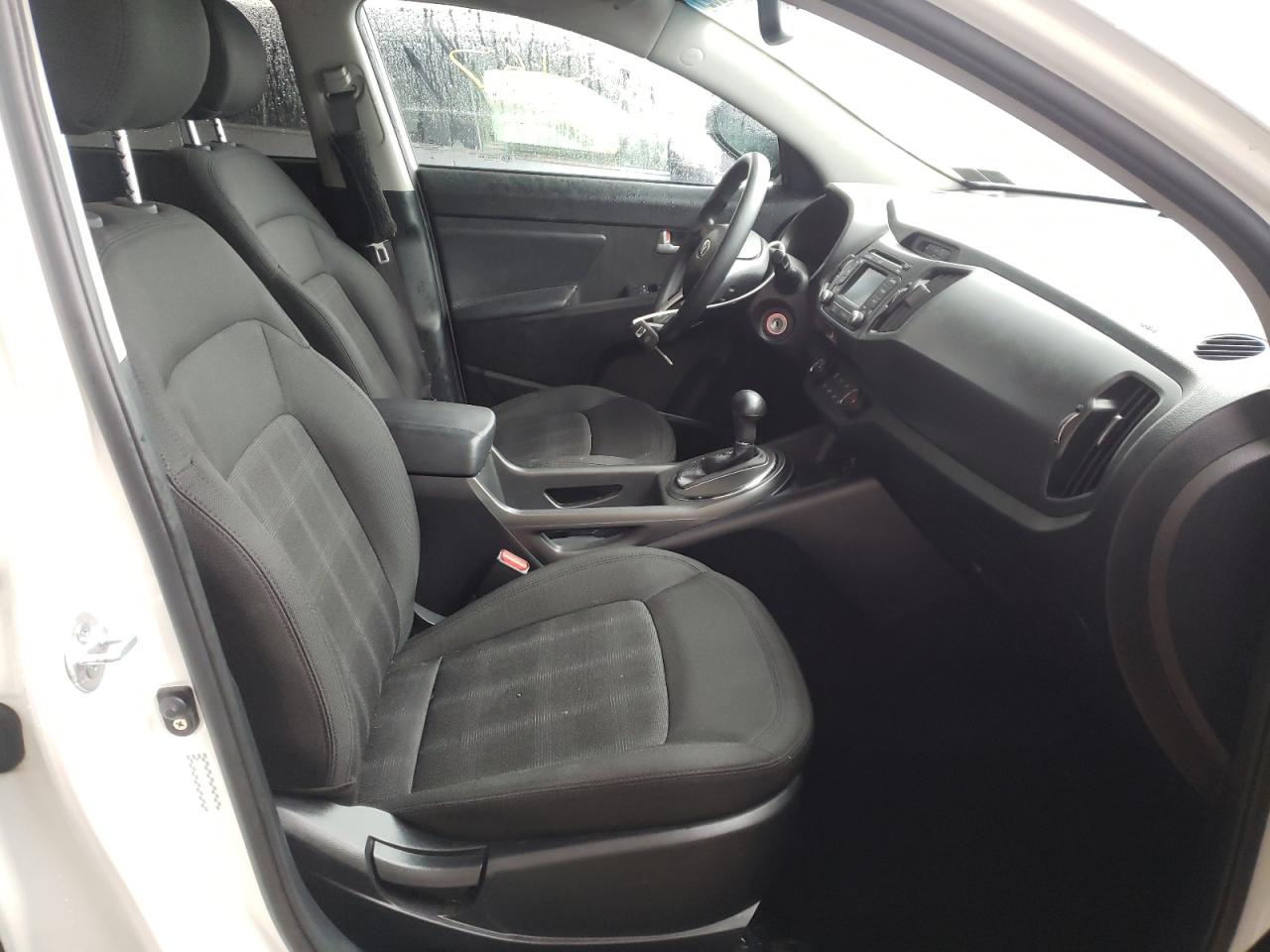 Photo 5 from auction – 2013 KIA SPORTAGE L with VIN KNDPBCA29D7410609