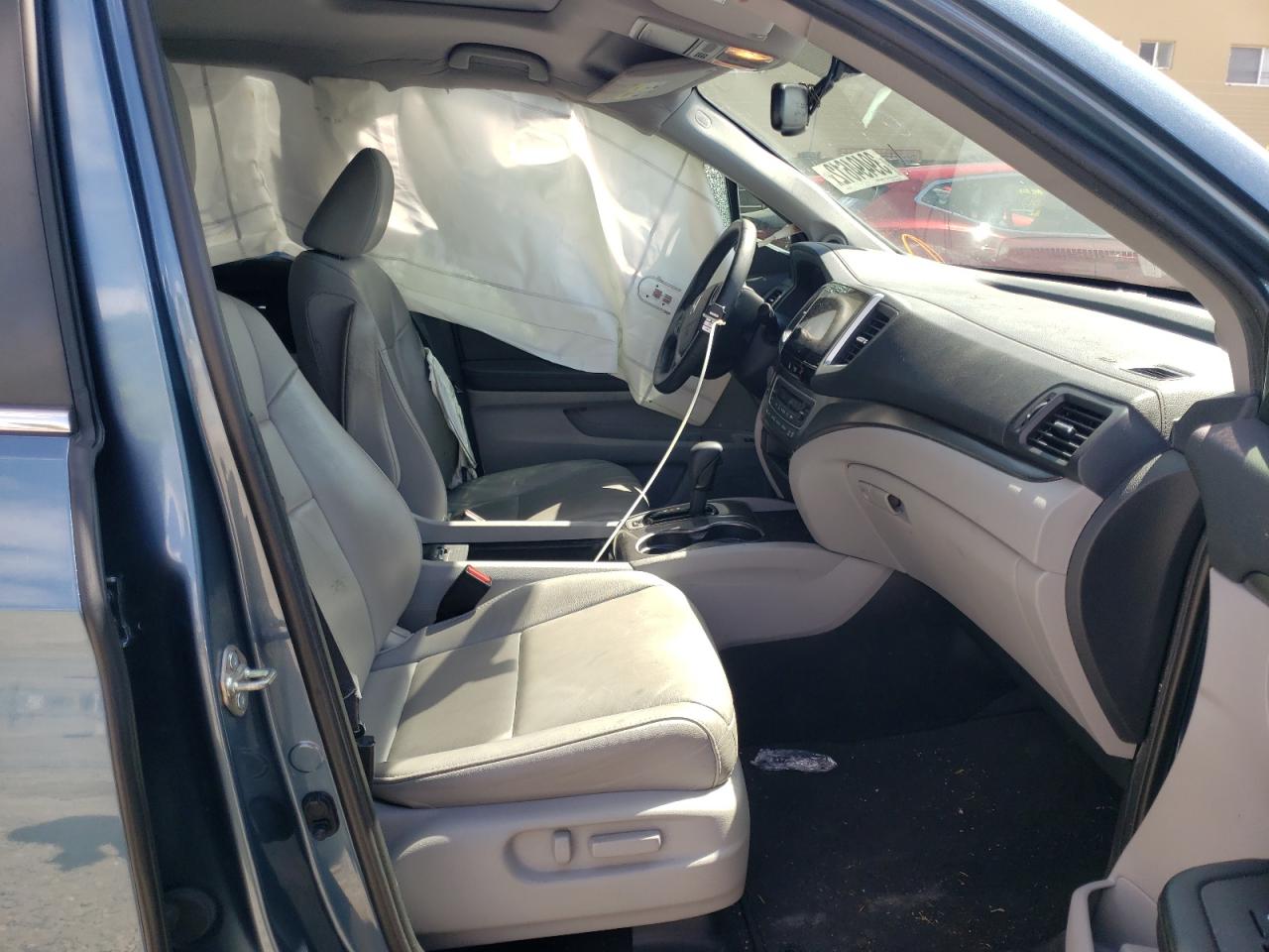 Photo 5 from auction – 2018 HONDA PILOT EXL with VIN 5FNYF5H5XJB012027