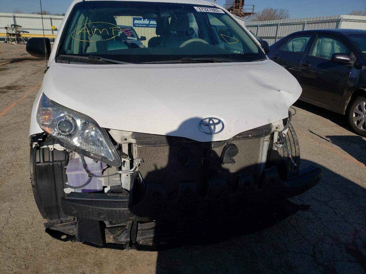 Photo 9 from auction – 2014 TOYOTA SIENNA with VIN 5TDZK3DC4ES422171