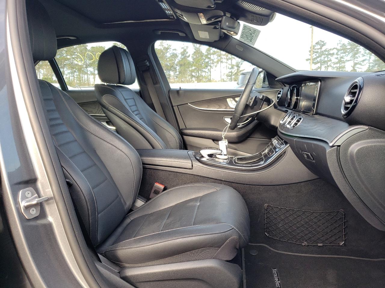 Photo 5 from auction – 2017 MERCEDES-BENZ E 300 with VIN WDDZF4JB9HA169507