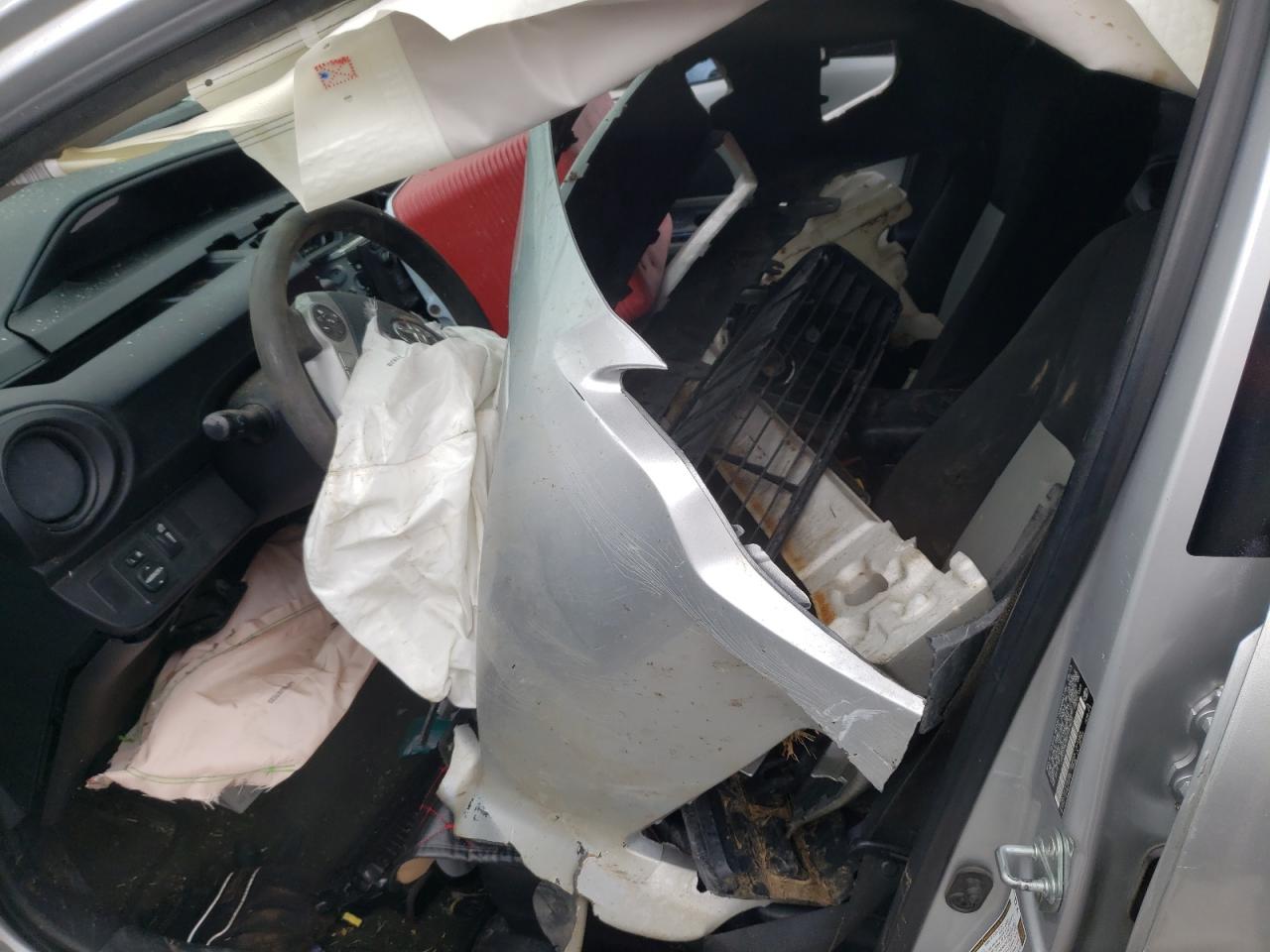 Photo 5 from auction – 2013 TOYOTA PRIUS C with VIN JTDKDTB35D1543625