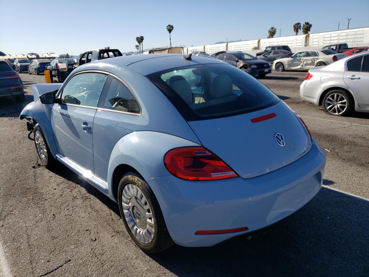 Photo 3 from auction – 2014 VOLKSWAGEN BEETLE with VIN 3VWJ17AT1EM657698