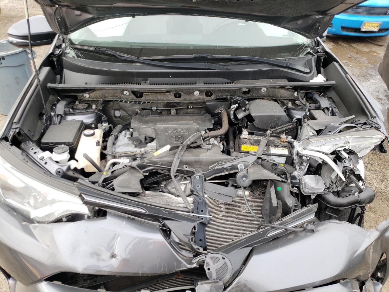 Photo 7 from auction – 2016 TOYOTA RAV4 XLE with VIN JTMWFREV2GD091843