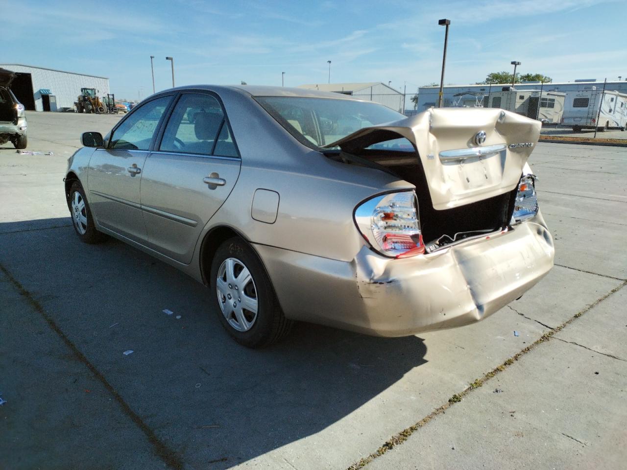 Photo 3 from auction – 2002 TOYOTA CAMRY/LE/X with VIN JTDBE32K620077033