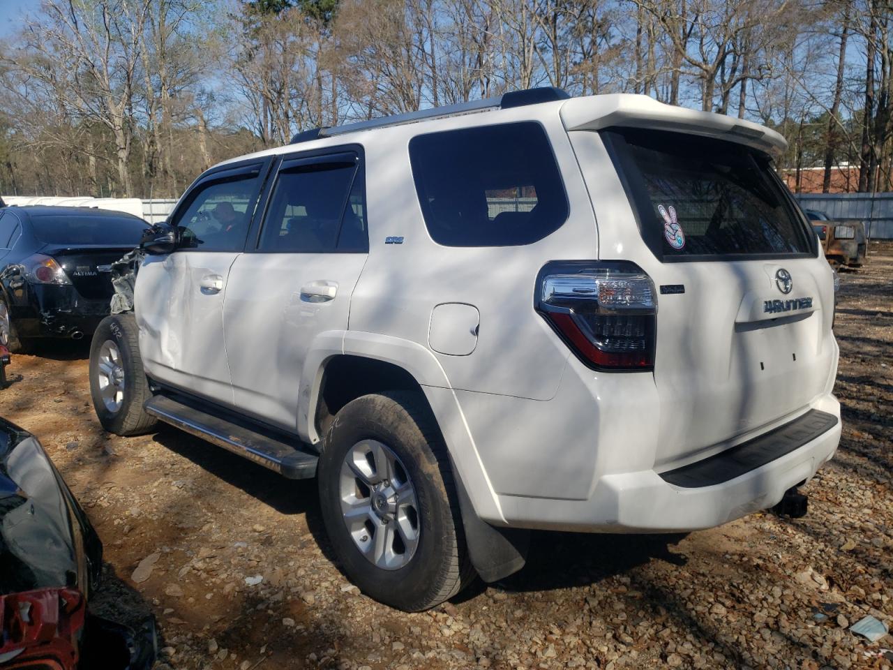 Photo 3 from auction – 2019 TOYOTA 4RUNNER SR with VIN JTEZU5JR9K5209521