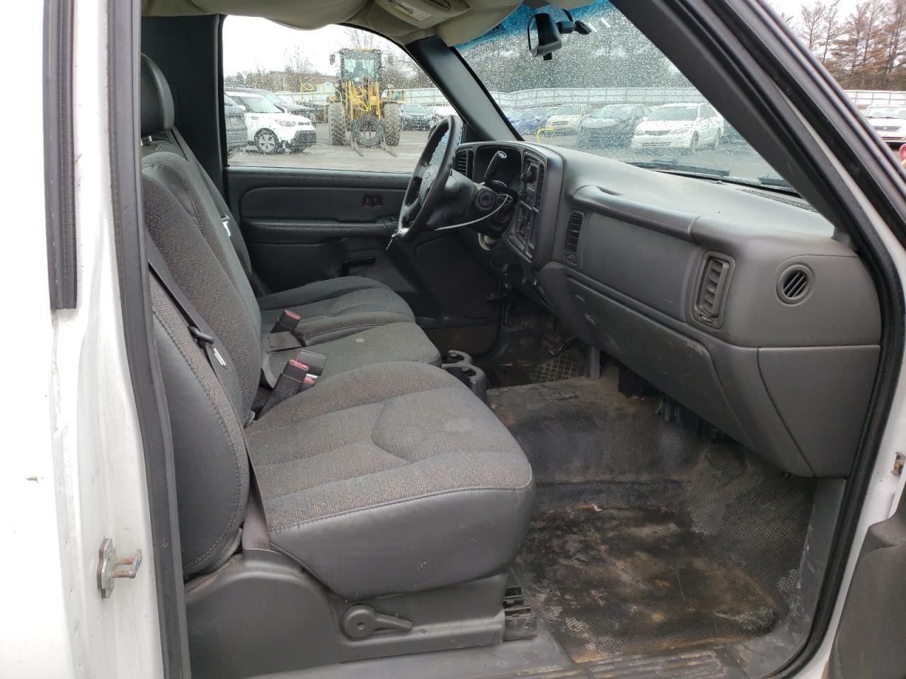 Photo 5 from auction – 2004 CHEVROLET SILVERADO with VIN 1GCEC14X04Z296746