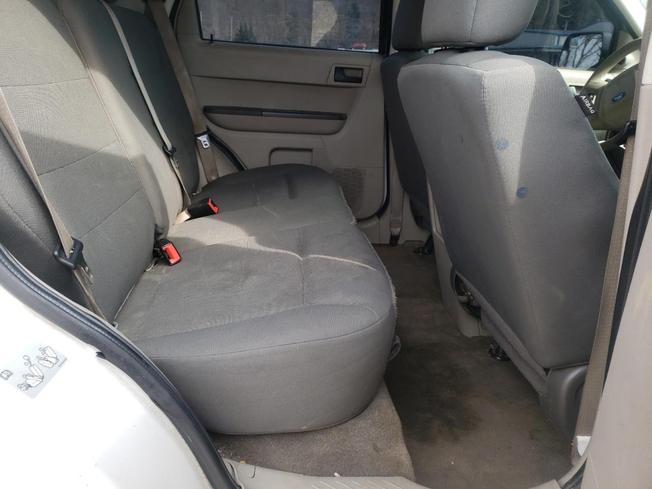 Photo 6 from auction – 2010 FORD ESCAPE XLS with VIN 1FMCU0C79AKD17576