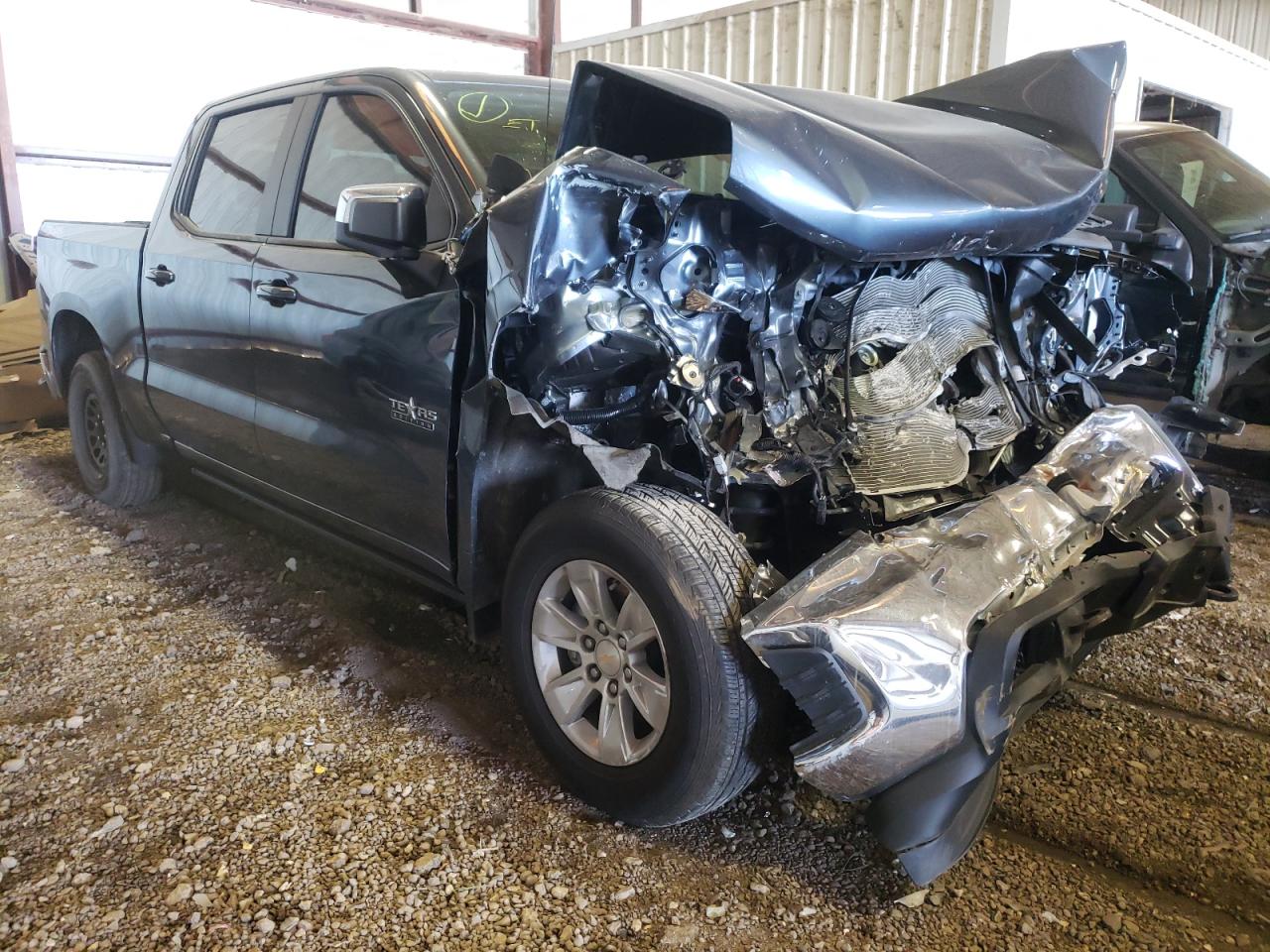 CHEVROLET SILVERADO 2021 with VIN 1GCUYDED1MZ385339 - Photo from auction