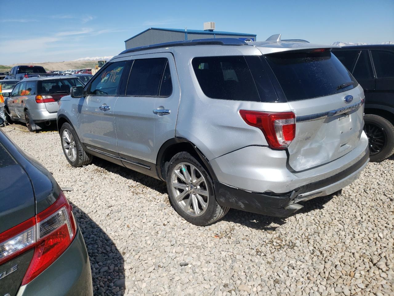 Photo 3 from auction – 2017 FORD EXPLORER L with VIN 1FM5K8F87HGC87668