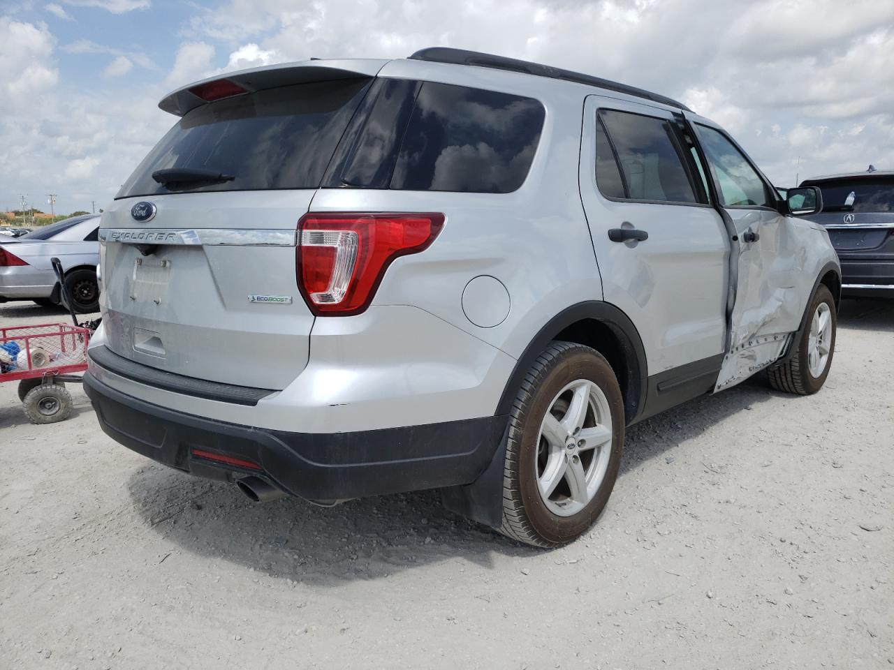 Photo 4 from auction – 2018 FORD EXPLORER with VIN 1FM5K7BH5JGB39671