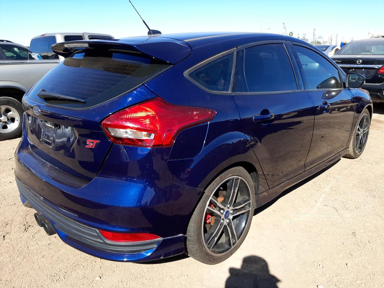 Photo 4 from auction – 2016 FORD FOCUS ST with VIN 1FADP3L98GL337247