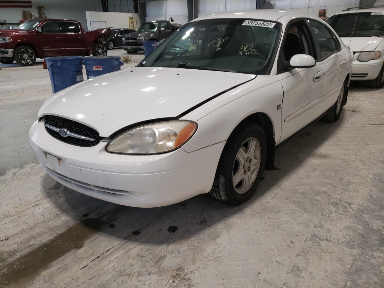 Photo 2 from auction – 2000 FORD TAURUS SEL with VIN 1FAFP56S2YA209442