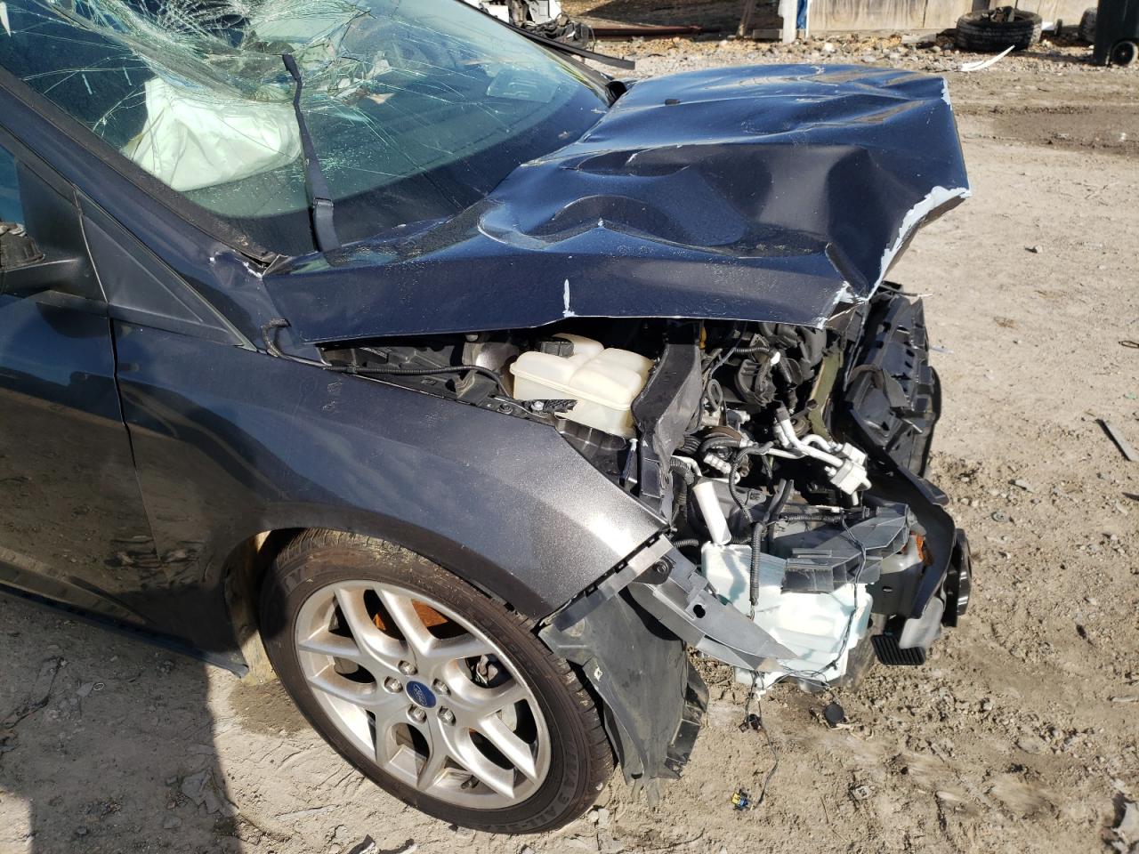 Photo 9 from auction – 2015 FORD FOCUS SE with VIN 1FADP3F29FL345502
