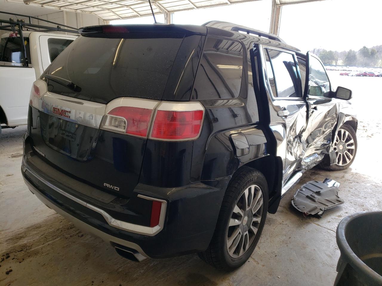 Photo 4 from auction – 2016 GMC TERRAIN DE with VIN 2GKFLVE30G6270949
