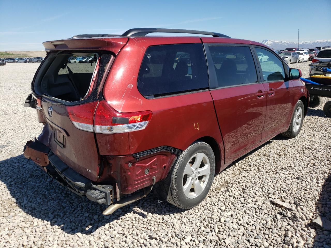 Photo 4 from auction – 2014 TOYOTA SIENNA LE with VIN 5TDKK3DC7ES474024