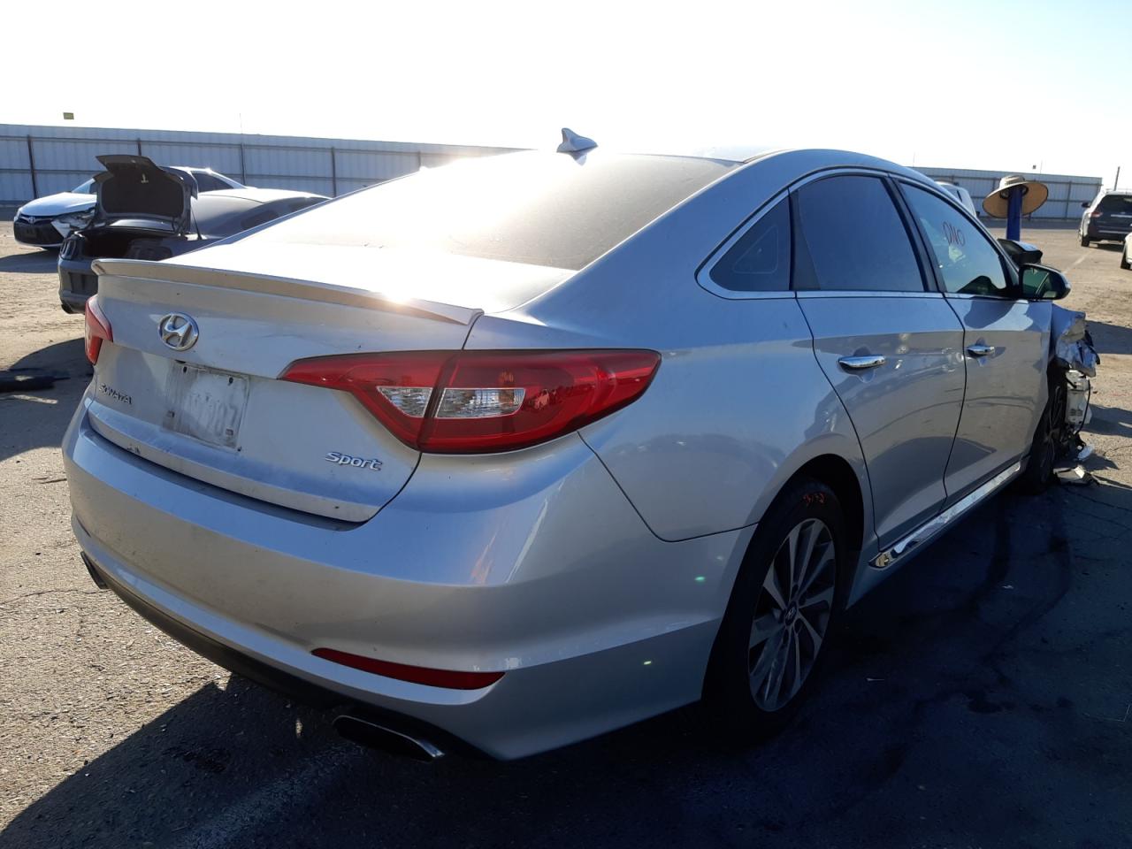 Photo 4 from auction – 2017 HYUNDAI SONATA SPO with VIN 5NPE34AF5HH477495