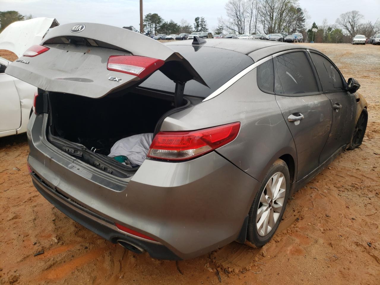 Photo 4 from auction – 2016 KIA OPTIMA EX with VIN 5XXGU4L37GG097979