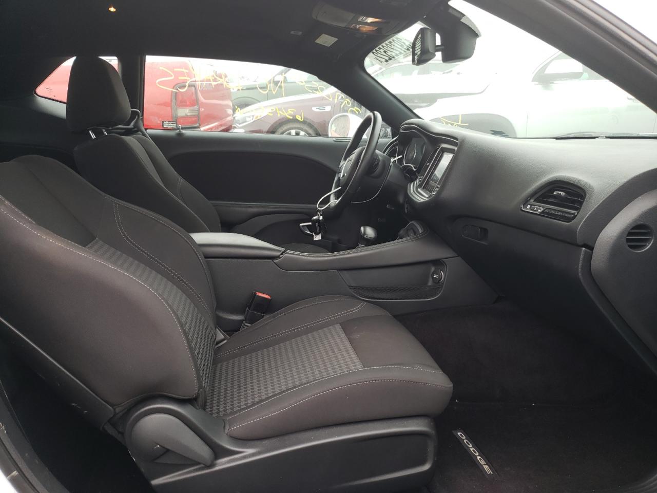 Photo 5 from auction – 2017 DODGE CHALLENGER with VIN 2C3CDZAG2HH543055