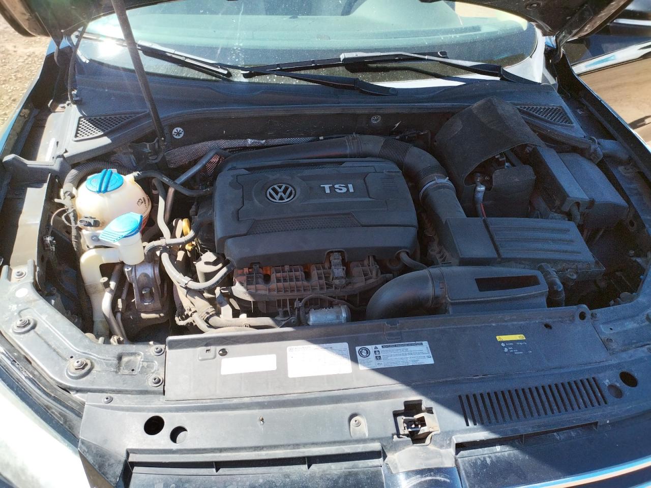 Photo 7 from auction – 2015 VOLKSWAGEN PASSAT S with VIN 1VWAT7A37FC087493