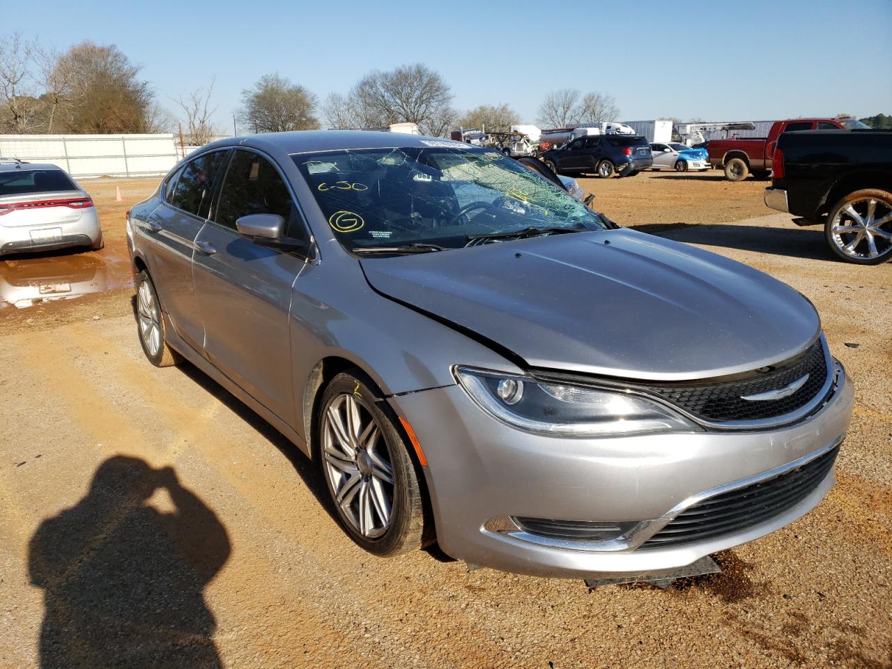 CHRYSLER 200 LIMITE 2015 with VIN 1C3CCCAB4FN642629 - Photo from auction