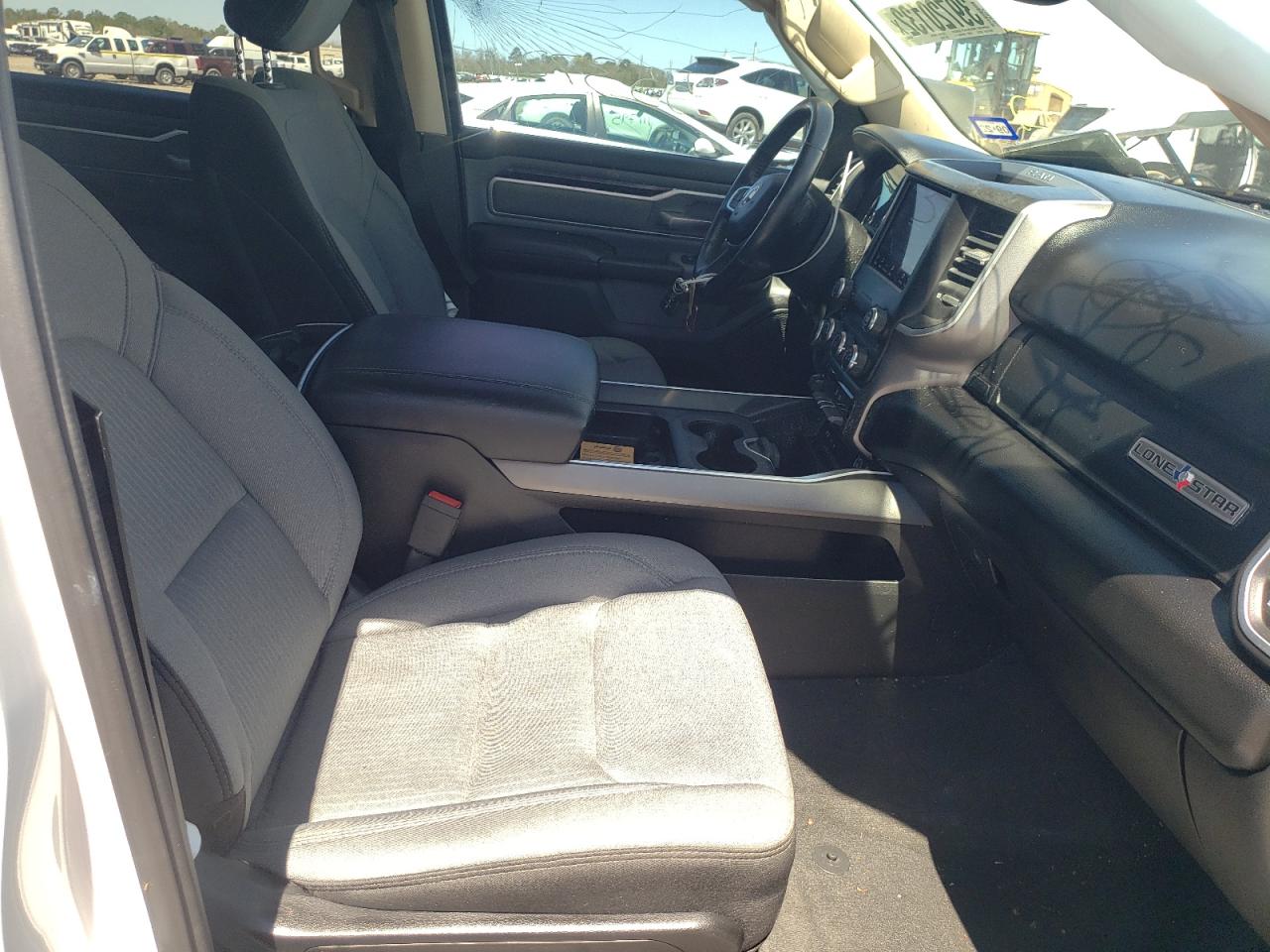 Photo 5 from auction – 2019 RAM 1500 BIG H with VIN 1C6SRFFT0KN913700