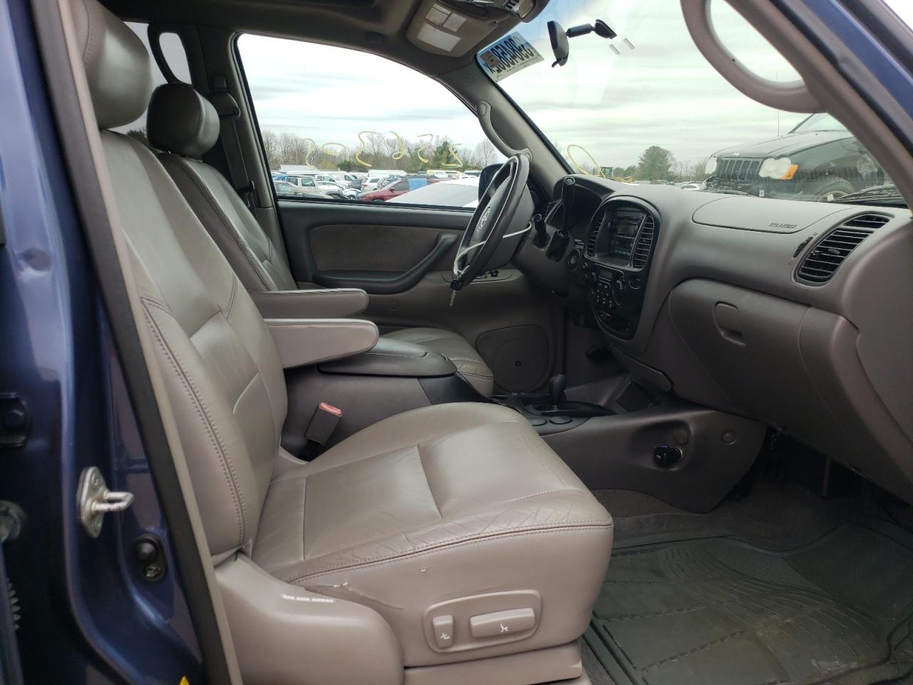 Photo 5 from auction – 2003 TOYOTA SEQUOIA SR with VIN 5TDBT44A03S154946