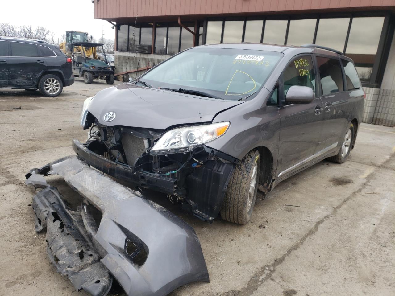 Photo 2 from auction – 2011 TOYOTA SIENNA LE with VIN 5TDKK3DCXBS120896