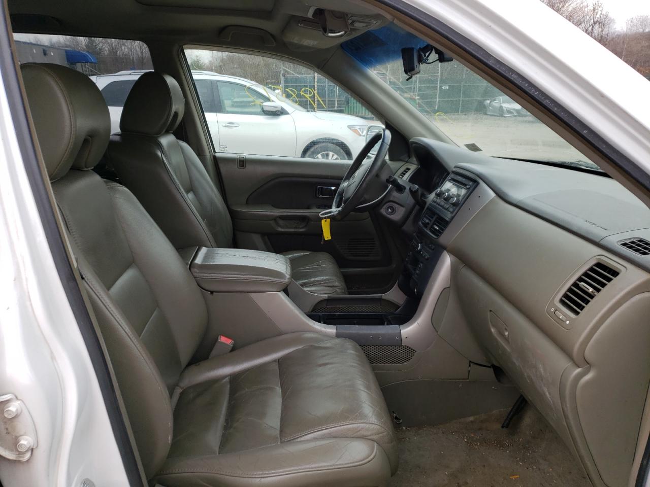 Photo 5 from auction – 2006 HONDA PILOT EX with VIN 2HKYF18506H535087