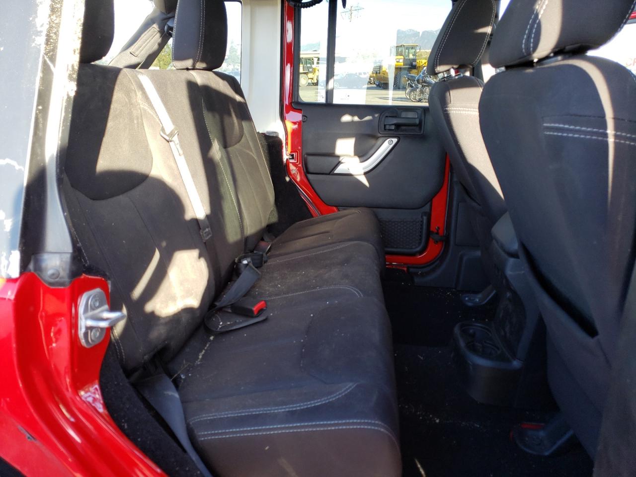 Photo 6 from auction – 2014 JEEP WRANGLER U with VIN 1C4BJWEGXEL115502