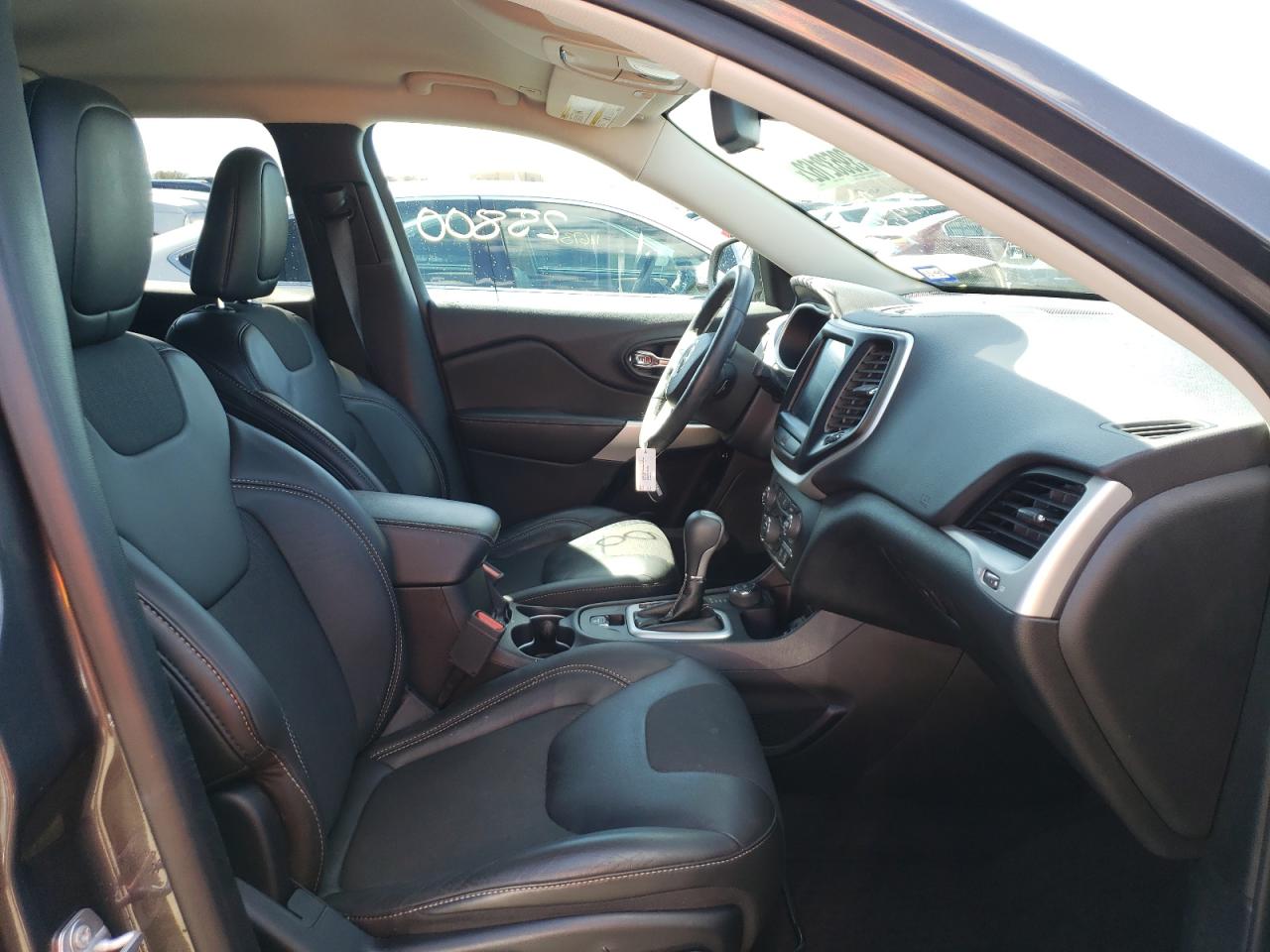 Photo 5 from auction – 2018 JEEP CHEROKEE L with VIN 1C4PJMLB5JD532659