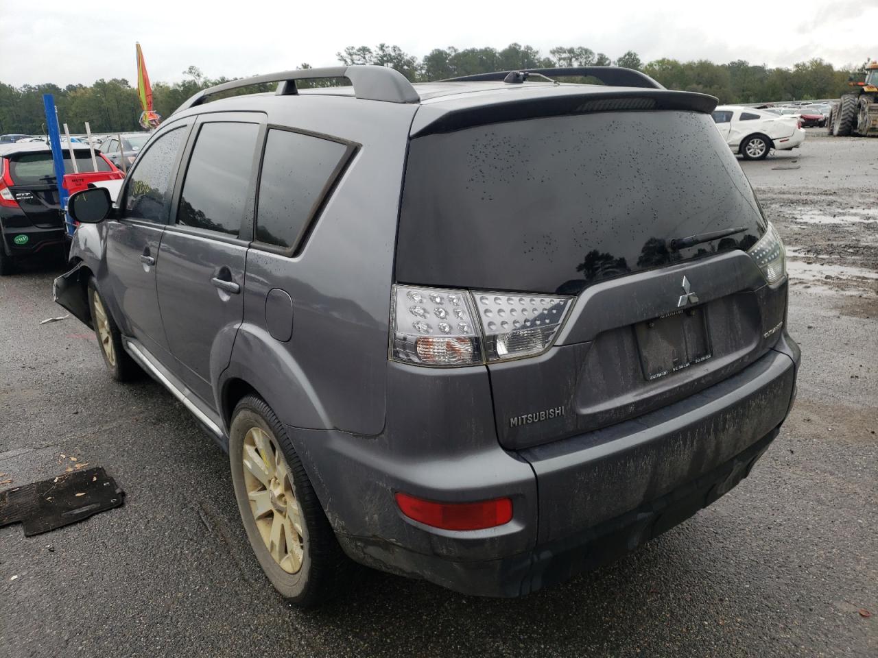 Photo 3 from auction – 2010 MITSUBISHI OUTLANDER with VIN JA4AS3AW8AZ008647