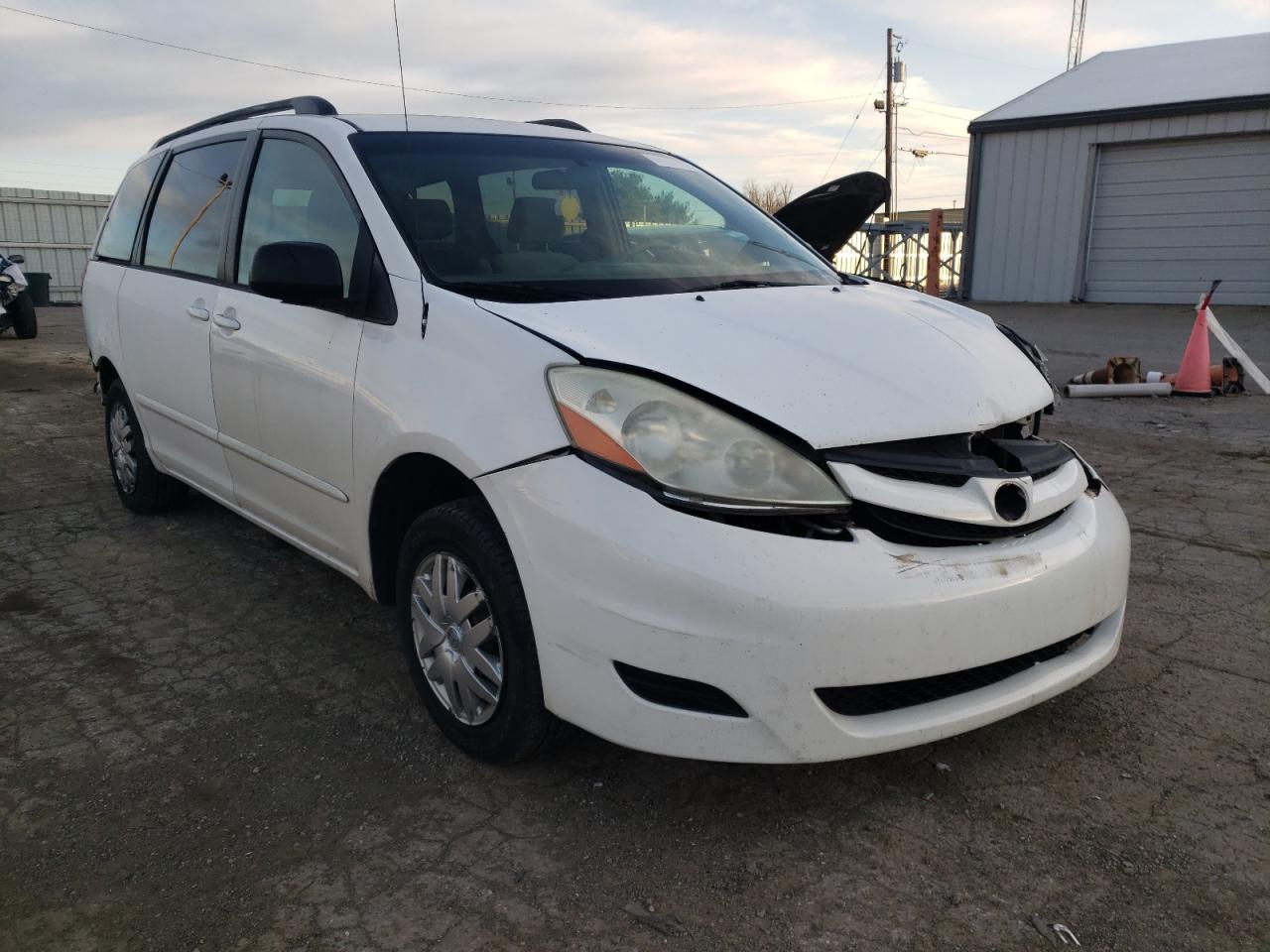 Photo 1 from auction – 2006 TOYOTA SIENNA CE with VIN 5TDZA23C86S440382