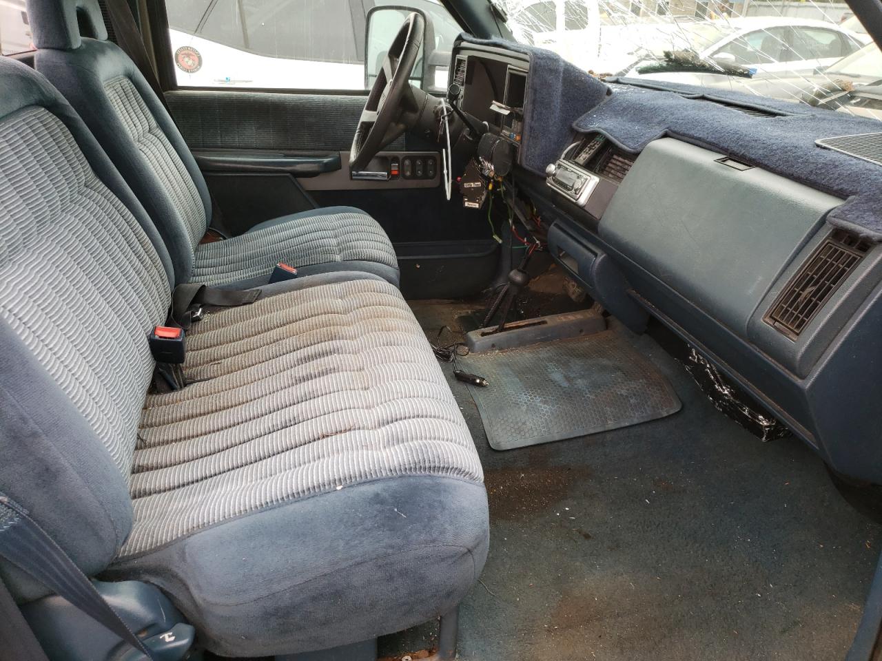 Photo 5 from auction – 1998 CHEVROLET 3500 with VIN 1GTEC14M7WZ536948