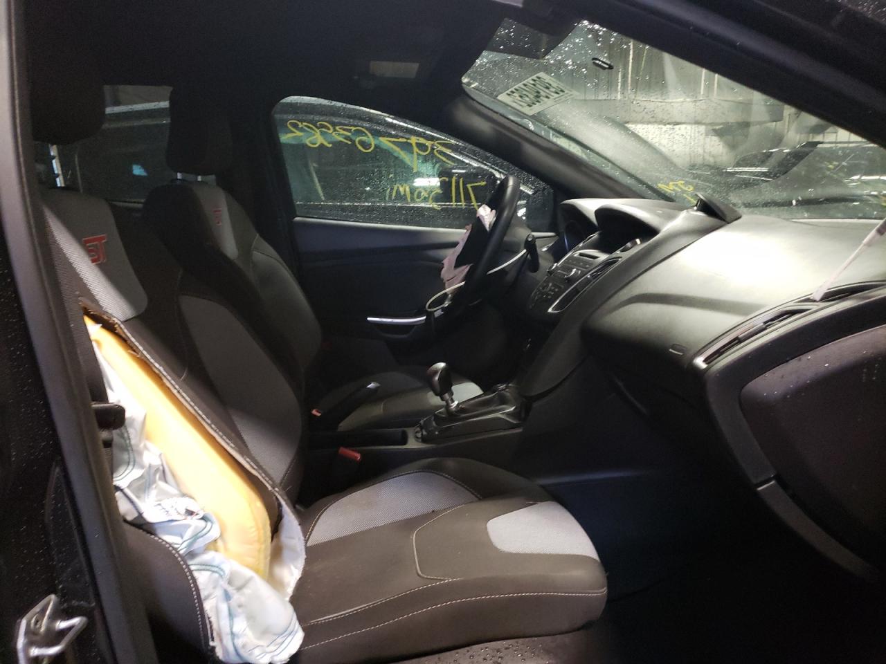 Photo 6 from auction – 2016 FORD FOCUS ST with VIN 1FADP3L90GL261541