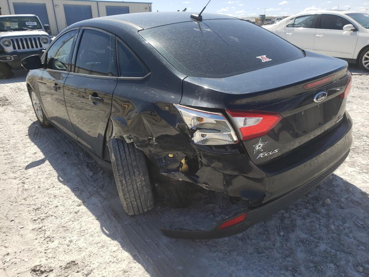 Photo 3 from auction – 2014 FORD FOCUS SE with VIN 1FADP3F22EL137539