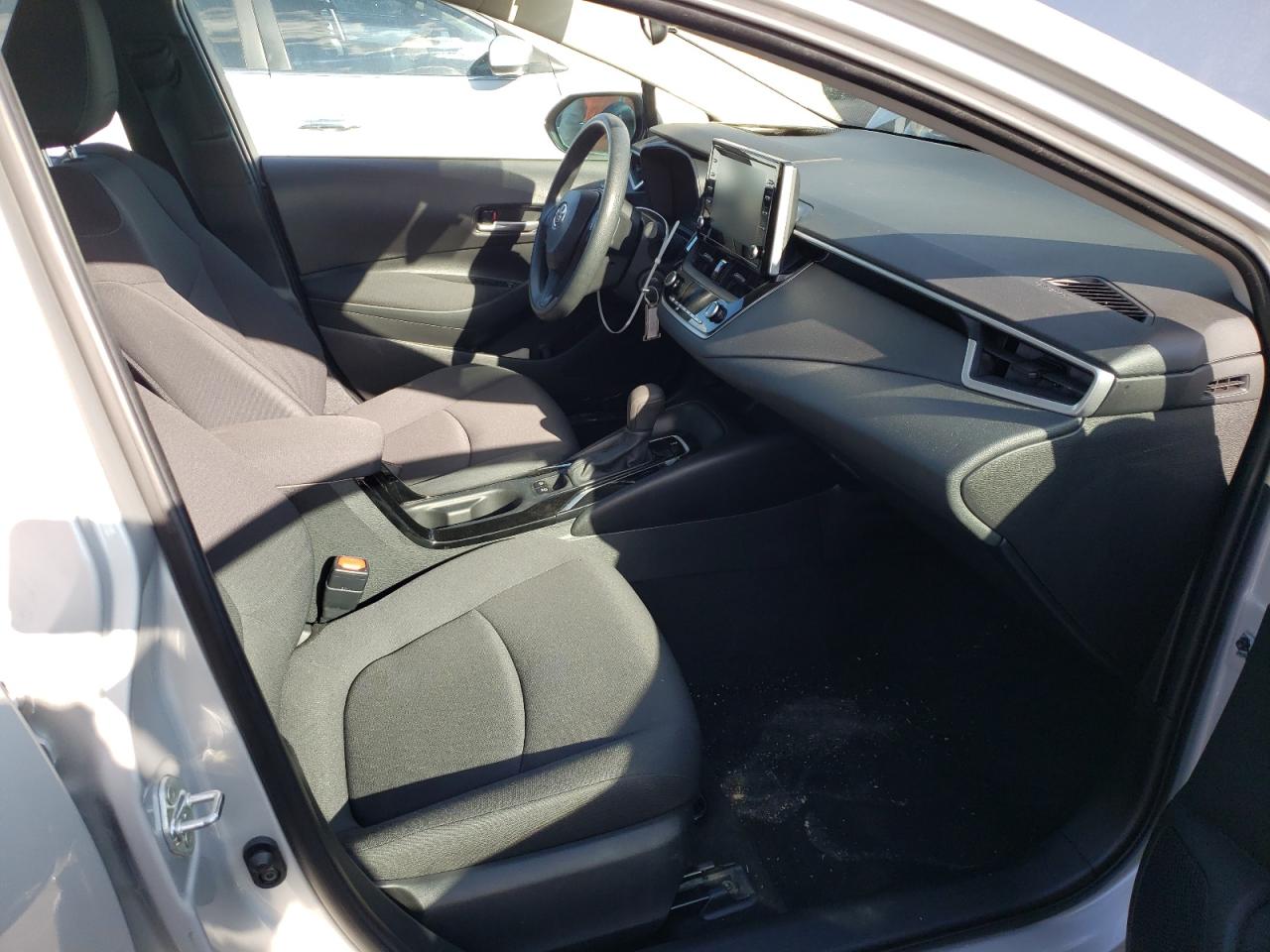 Photo 5 from auction – 2020 TOYOTA COROLLA LE with VIN 5YFEPRAE4LP104386