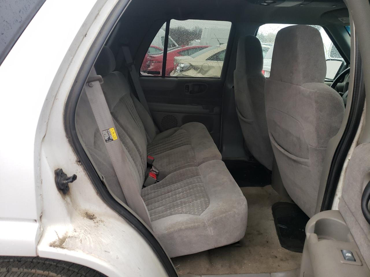 Photo 6 from auction – 2002 CHEVROLET BLAZER with VIN 1GNDT13W42K180693