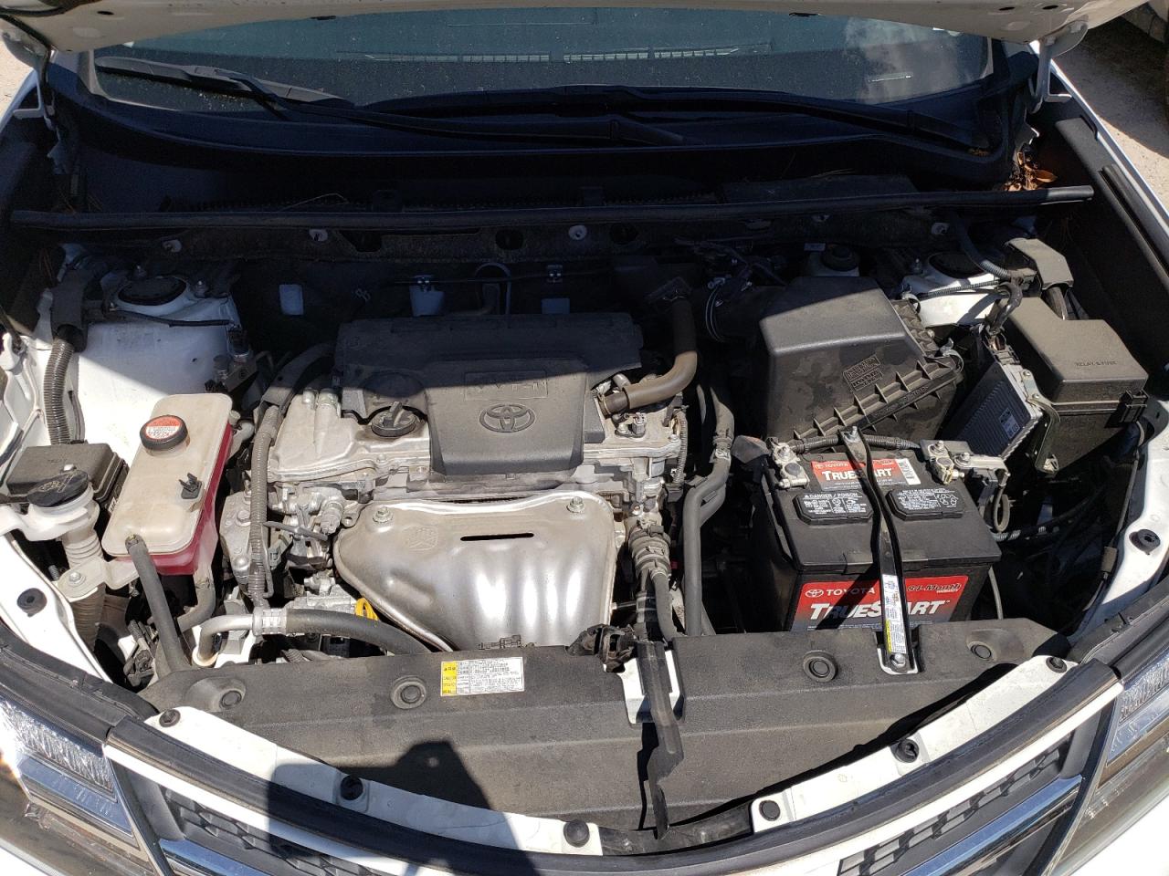 Photo 7 from auction – 2015 TOYOTA RAV4 XLE with VIN JTMWFREV9FD078473