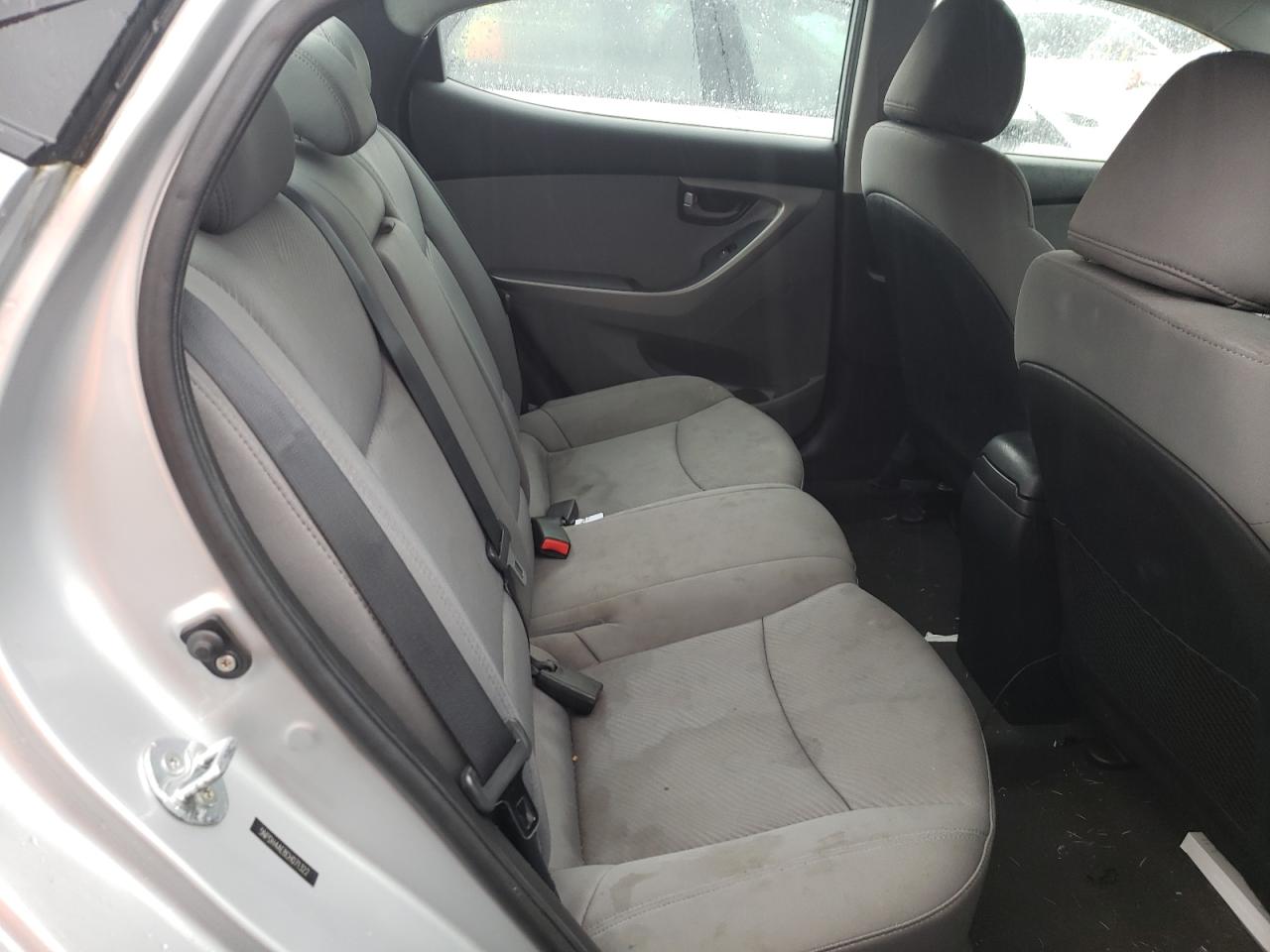 Photo 6 from auction – 2012 HYUNDAI ELANTRA GL with VIN 5NPDH4AE8CH071322