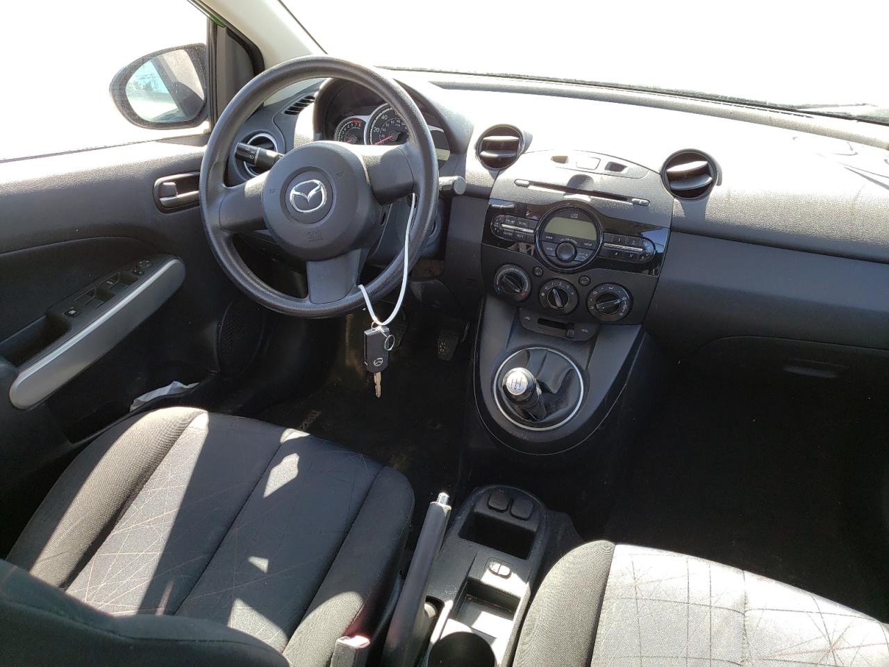 Photo 9 from auction – 2011 MAZDA MAZDA2 with VIN JM1DE1HYXB0130471