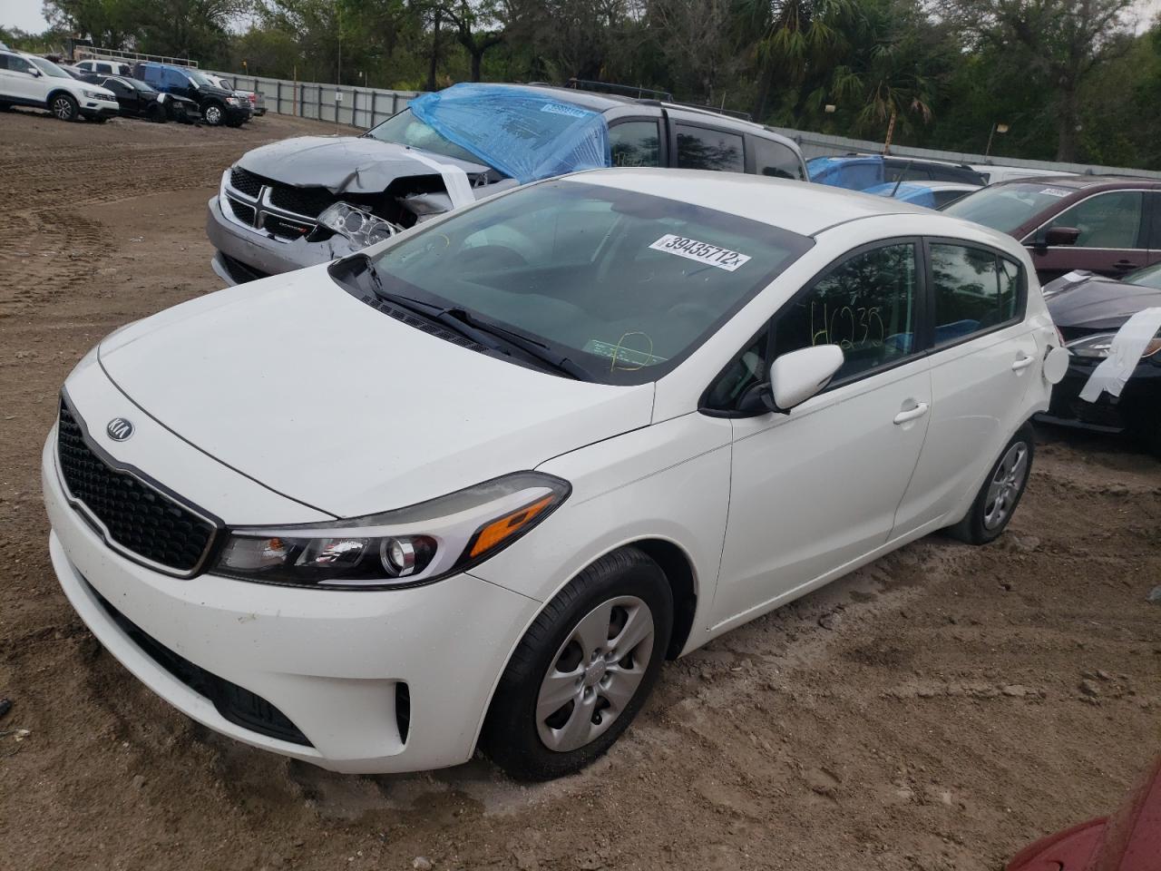 Photo 2 from auction – 2017 KIA FORTE LX with VIN KNAFK5A82H5709000