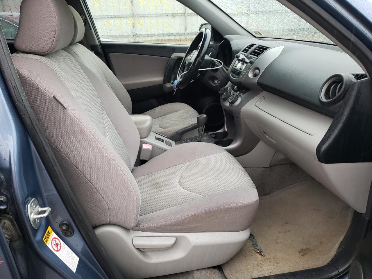 Photo 5 from auction – 2008 TOYOTA RAV4 with VIN JTMZD33V685100025